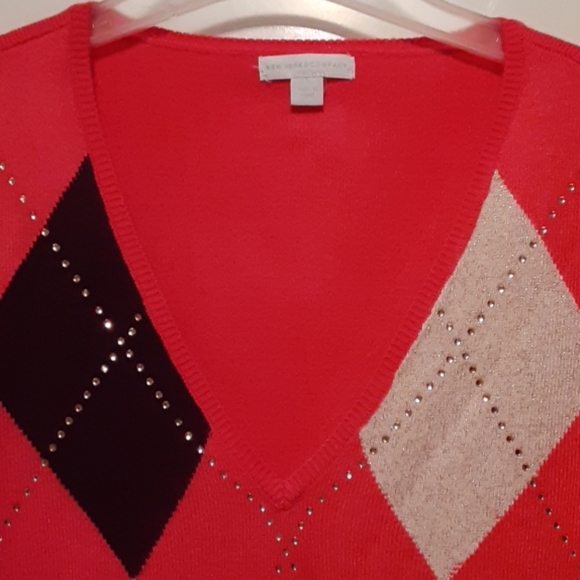 New York & Company v-neck sweater - Picture 4 of 11